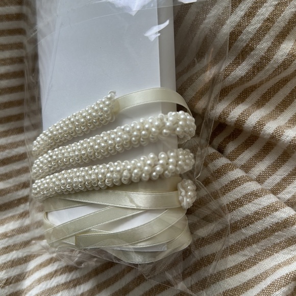 NEVER WORN Handmade Pearl Bridal Sash - Picture 2 of 2